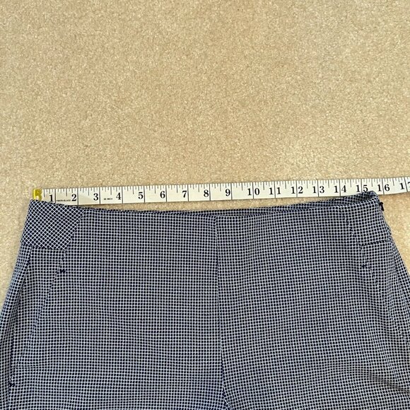 Banana Republic Factory Blue & White Check Shorts - Size 6 - Picture 6 of 10